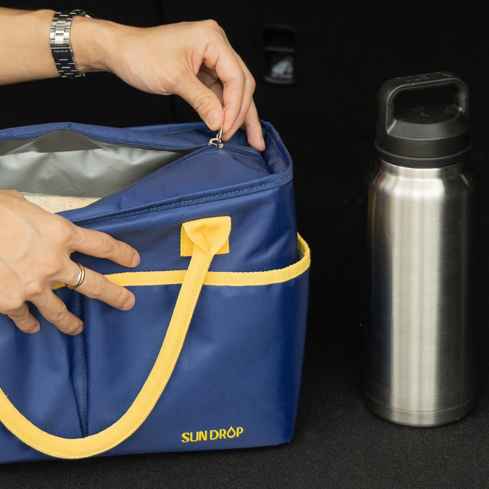Sun Drop lunch bag in use